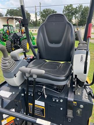 Image of John Deere 17G equipment image 4