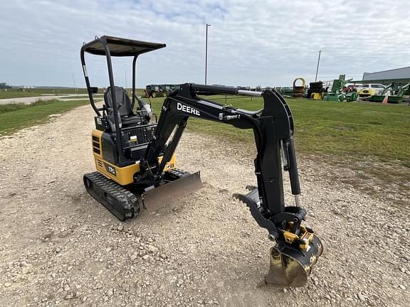 Image of John Deere 17G equipment image 2