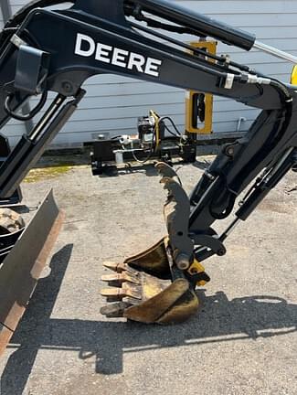 Image of John Deere 17G equipment image 2