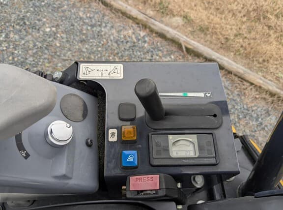 Image of John Deere 17G equipment image 1