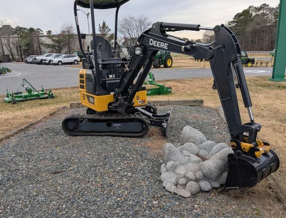 Image of John Deere 17G equipment image 3