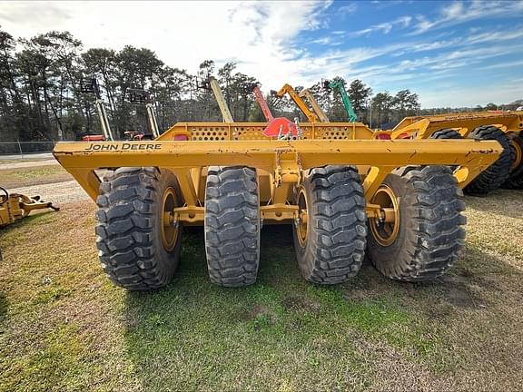 Image of John Deere 1812DC equipment image 3