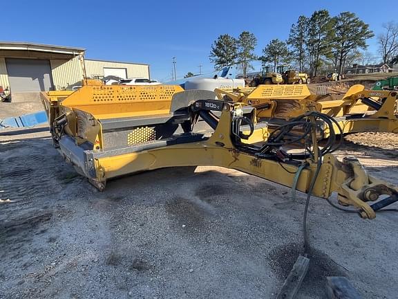 Image of John Deere 1812DC equipment image 3