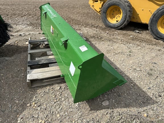 2022 John Deere Bucket Equipment Image0