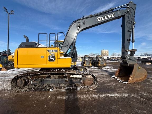 2022 John Deere 200G Equipment Image0
