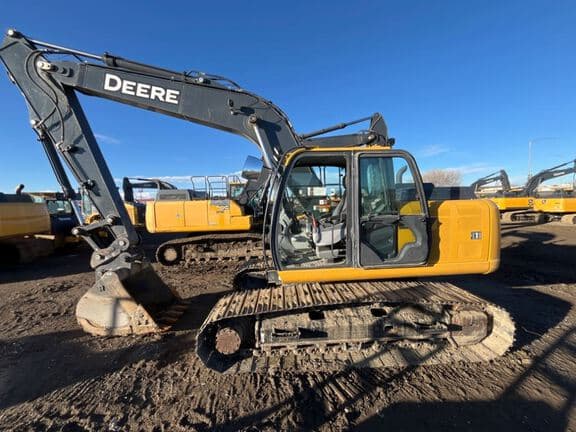 Image of John Deere 200G equipment image 1