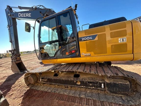 2022 John Deere 200G Equipment Image0