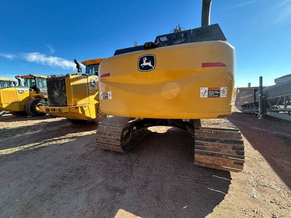 Image of John Deere 200G equipment image 2