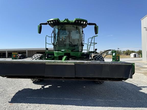 Image of John Deere W235R equipment image 1