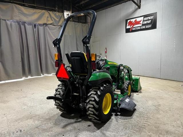 Image of John Deere 2025R equipment image 4