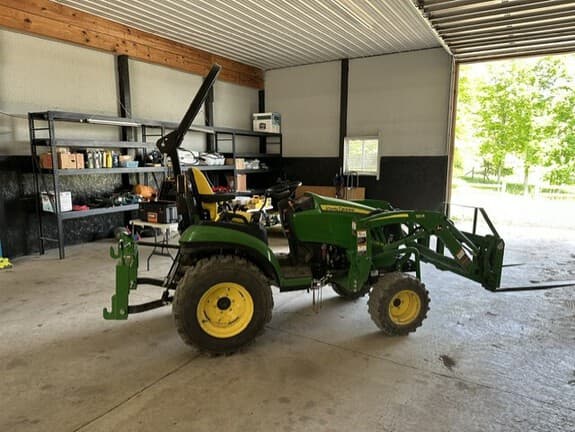 Image of John Deere 2025R equipment image 3