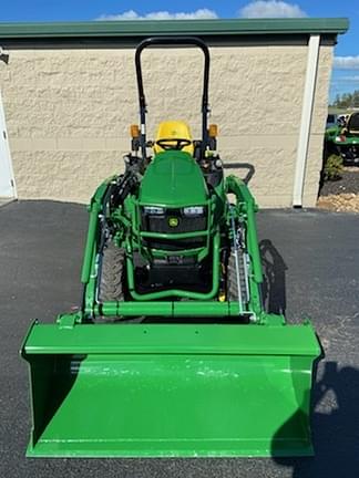 Image of John Deere 2025R equipment image 2