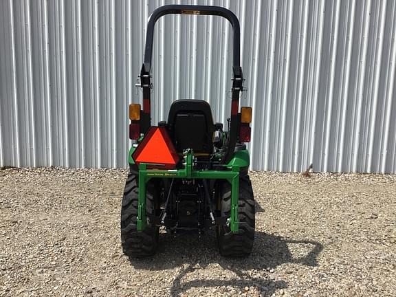 Image of John Deere 2025R equipment image 3