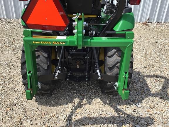 Image of John Deere 2025R equipment image 4