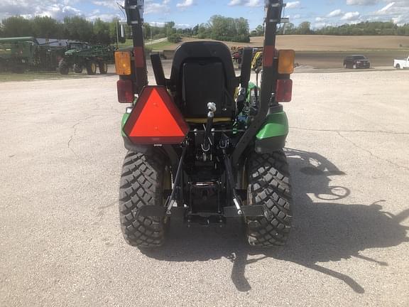 Image of John Deere 2025R equipment image 4