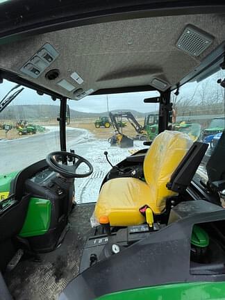 Image of John Deere 2025R equipment image 4