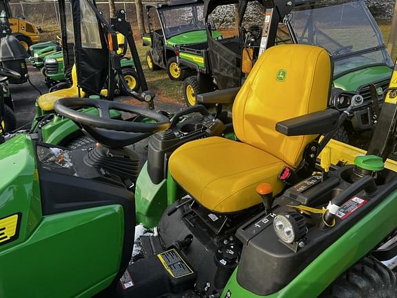 Image of John Deere 2025R equipment image 1