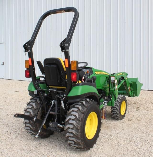 Image of John Deere 2025R equipment image 3
