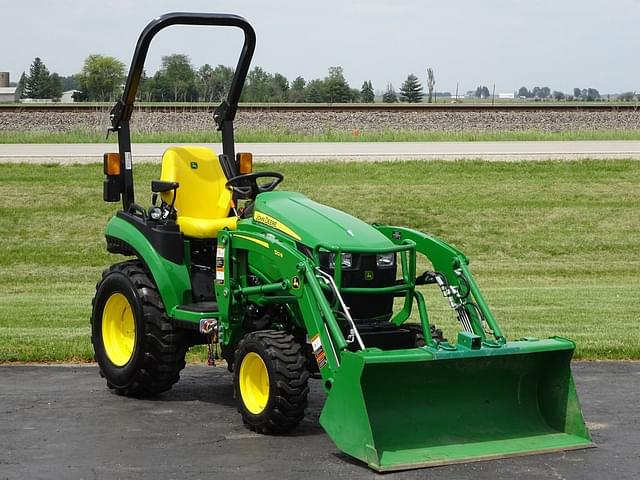 Image of John Deere 2025R equipment image 3