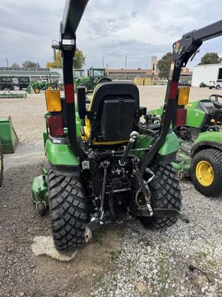 Image of John Deere 2025R equipment image 4