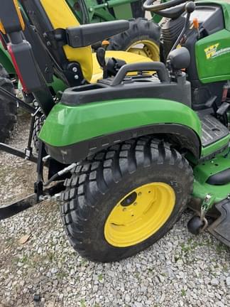 Image of John Deere 2025R equipment image 3