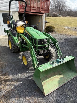 Image of John Deere 2025R equipment image 1