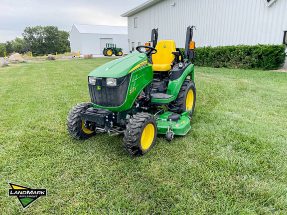 2022 John Deere 2025R Equipment Image0