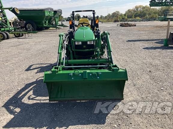 Image of John Deere 2025R equipment image 4