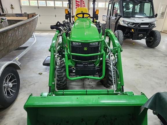 Image of John Deere 2025R equipment image 2