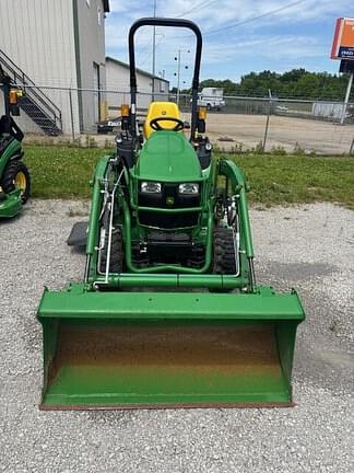 Image of John Deere 2025R equipment image 3