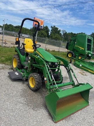 Main image John Deere 2025R