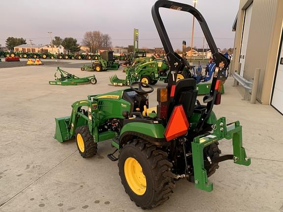 Image of John Deere 2025R equipment image 2