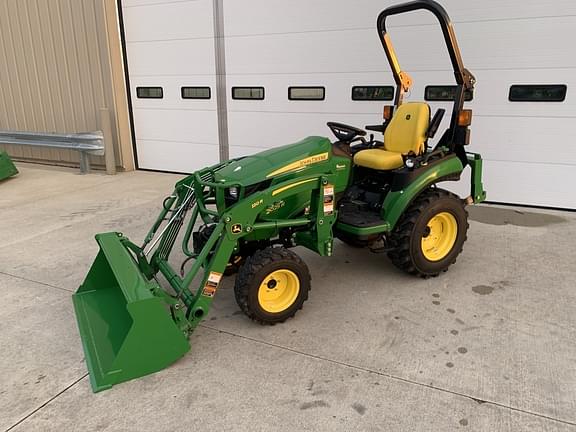 Image of John Deere 2025R equipment image 3