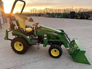 Main image John Deere 2025R 6