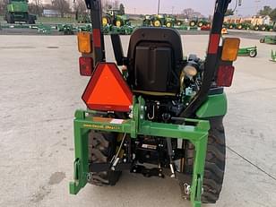 Main image John Deere 2025R 7