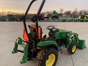 Main image John Deere 2025R 8