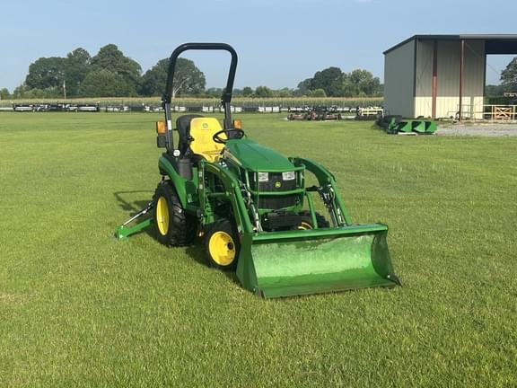 Image of John Deere 2025R equipment image 1