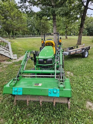 Image of John Deere 2025R equipment image 3