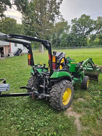 Image of John Deere 2025R equipment image 2