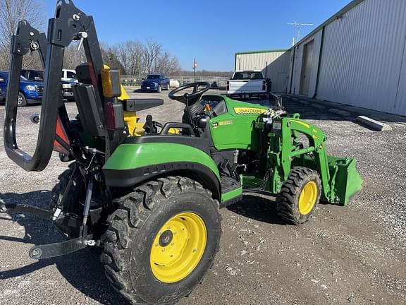 Image of John Deere 2025R equipment image 1