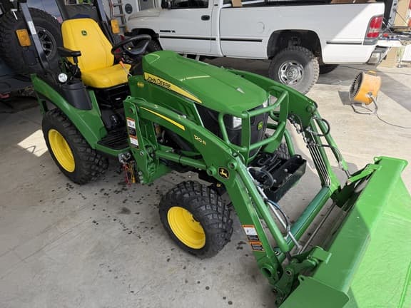 Image of John Deere 2025R equipment image 2