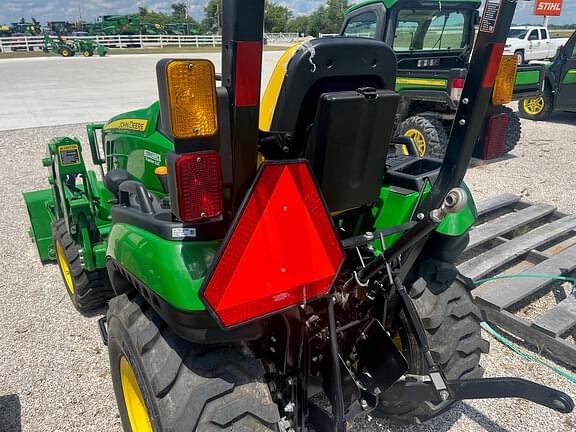 Image of John Deere 2025R equipment image 2