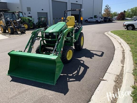 Image of John Deere 2025R equipment image 1