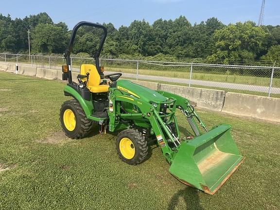 Image of John Deere 2025R equipment image 4