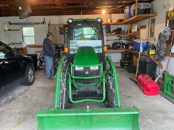 Image of John Deere 2025R equipment image 2