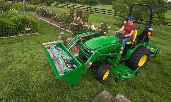 Image of John Deere 2025R equipment image 3