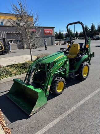 2022 John Deere 2025R Equipment Image0