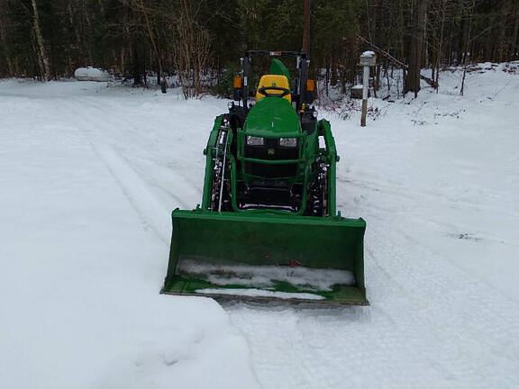 Image of John Deere 2025R equipment image 1