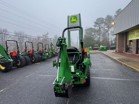 Image of John Deere 2025R equipment image 4