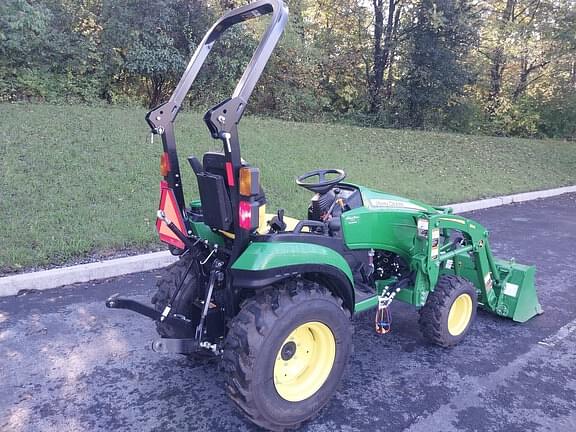 Image of John Deere 2025R equipment image 3